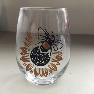 Inyo cutout bee wine glass